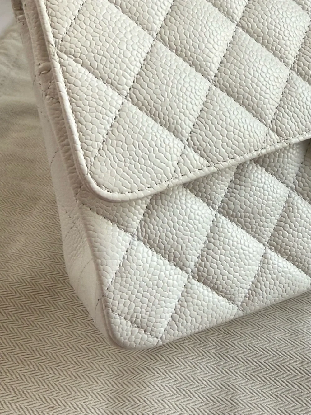 Chanel Classic Double Flap Caviar  white GHW Meduim Size